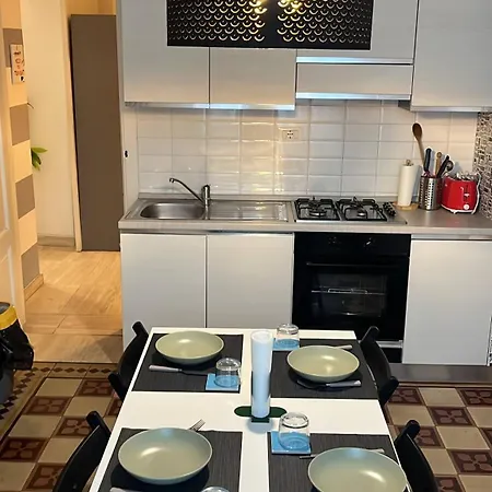 Affittoposti Con Cucina E Balcone Apartmán La Spezia