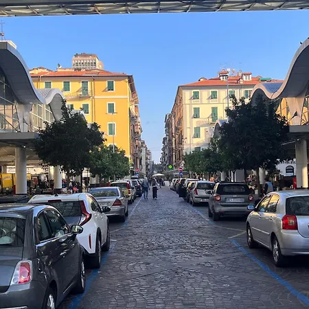 Affittoposti Con Cucina E Balcone Apartmán La Spezia